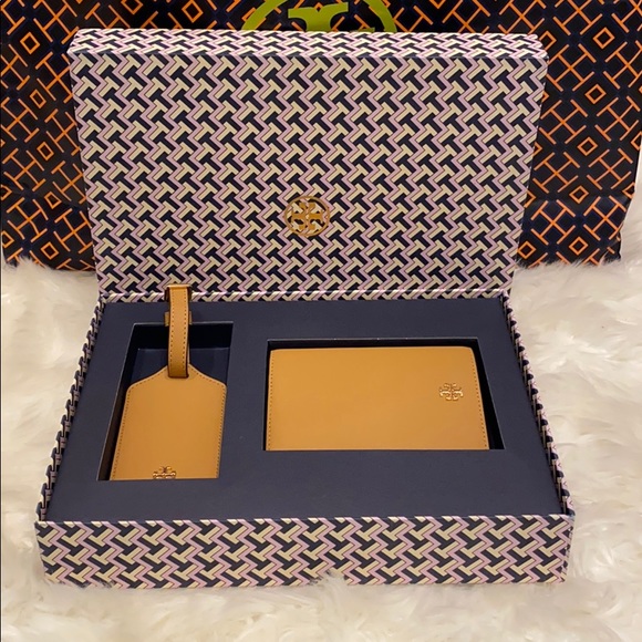 NWT Auth Tory Burch Gift Set - Picture 2 of 8
